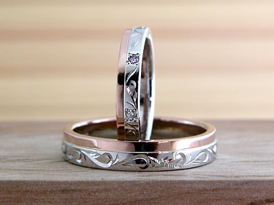 ツートーンカラーのクールな結婚指輪