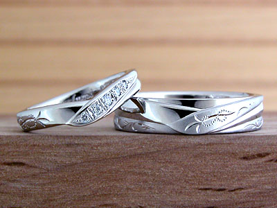 V字型と平打型でもペア結婚指輪