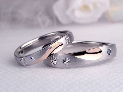ピンクのハートと雪の結晶結婚指輪