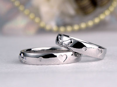 デフォルメ自動車の結婚指輪