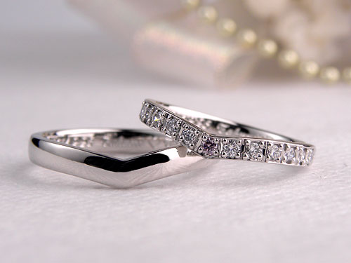 ダイヤのハーフエタニティ結婚指輪
