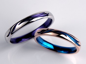 紫とブルーのカラーコーティング結婚指輪