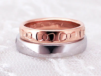 リボン彫刻の結婚指輪