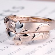 ピンクのサクラ結婚指輪