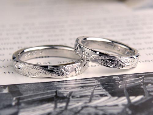桜のハワイアン彫刻オーダー結婚指輪